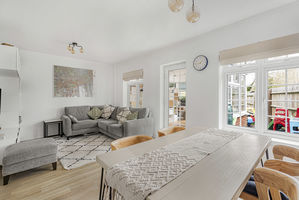 Lounge/ Diner- click for photo gallery